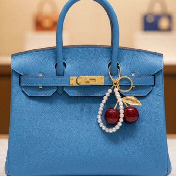 ✨NEW Pearl Gold tone Cherry keychain charm - Picture 3 of 7